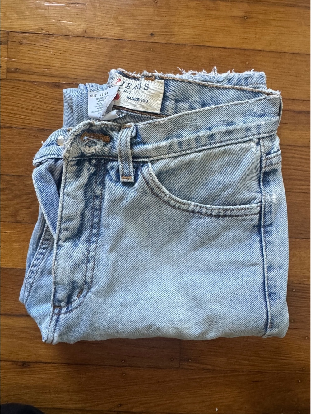 Vintage 90s Guess Jeans USA Classic Narrow Leg Light Wash Denim Pants Size 24